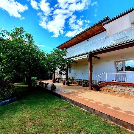 Apartamani Katarina Vl.Ilija Jusup Apartment Starigrad Paklenica Exterior foto