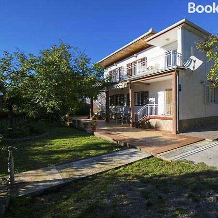 Apartamani Katarina Vl.Ilija Jusup Apartment Starigrad Paklenica Exterior foto
