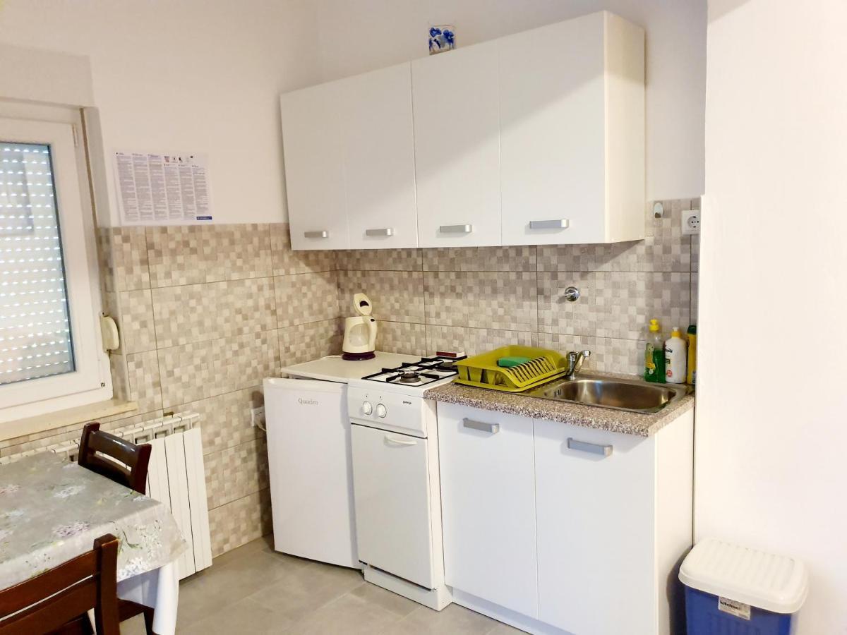 Apartamani Katarina Vl.Ilija Jusup Apartment Starigrad Paklenica Exterior foto