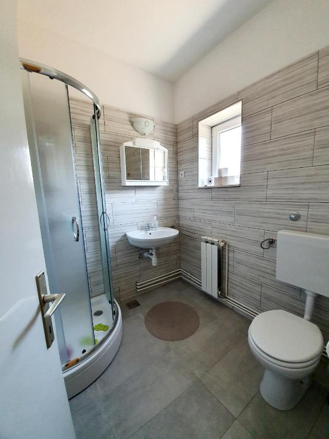 Apartamani Katarina Vl.Ilija Jusup Apartment Starigrad Paklenica Exterior foto