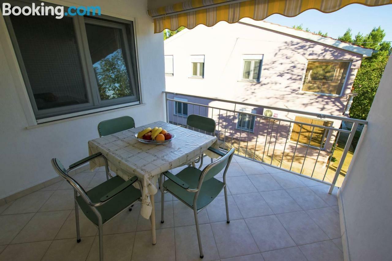 Apartamani Katarina Vl.Ilija Jusup Apartment Starigrad Paklenica Exterior foto