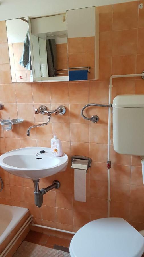Apartamani Katarina Vl.Ilija Jusup Apartment Starigrad Paklenica Exterior foto