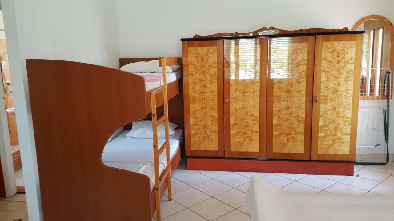 Apartamani Katarina Vl.Ilija Jusup Apartment Starigrad Paklenica Exterior foto